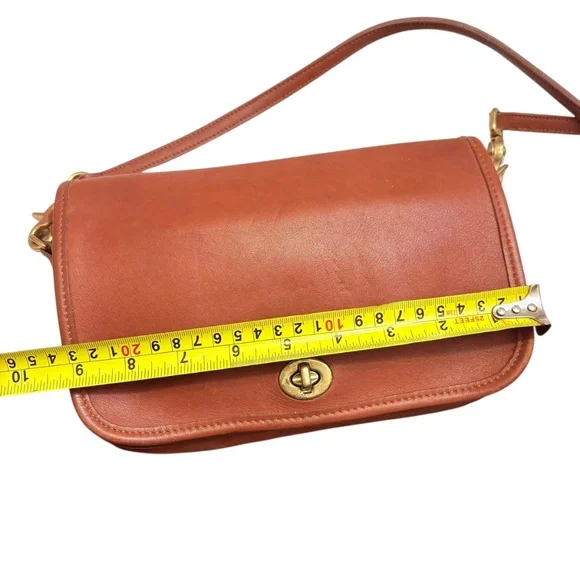 Coach English tan leather pocket purse 9755 - Picture 13 of 15